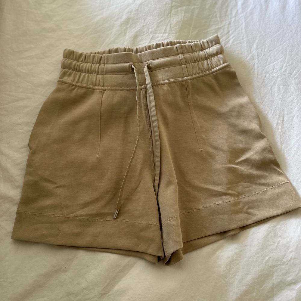 Lululemon Softstreme shorts LIKE NEW